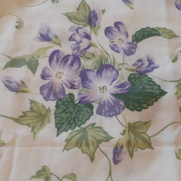 Vintage Violet Pillow Shams 2 Queen Size - Picture 3 of 8